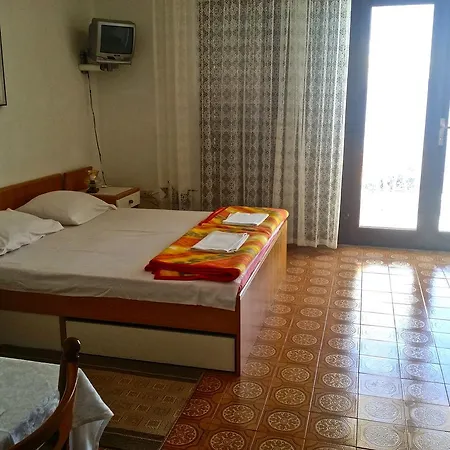 Apartman Lucas *