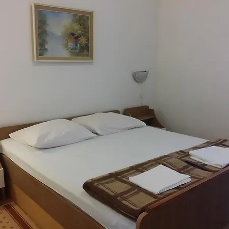 Lucas Apartman *