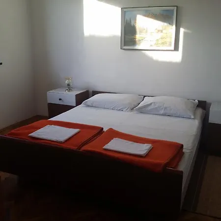 Apartman Lucas *